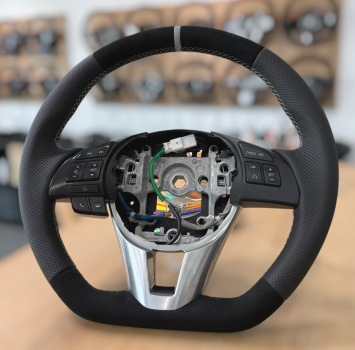 Tauschlenkrad, in Handarbeit neu bezogen, passend für Mazda 3, 6, CX3 und CX5, Design A651